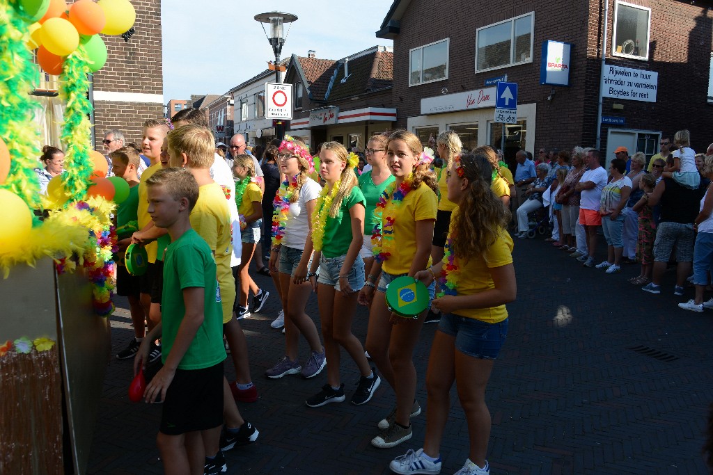 ../Images/Zomercarnaval Noordwijkerhout 2016 248.jpg